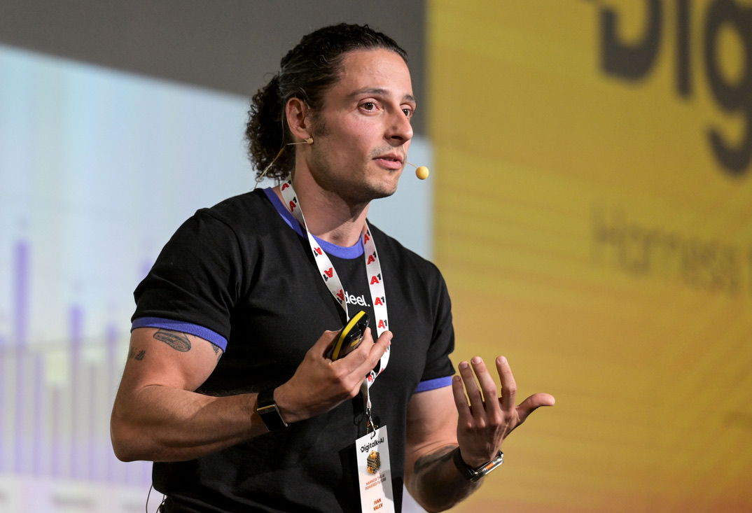 Ivan Valev speaking on stage